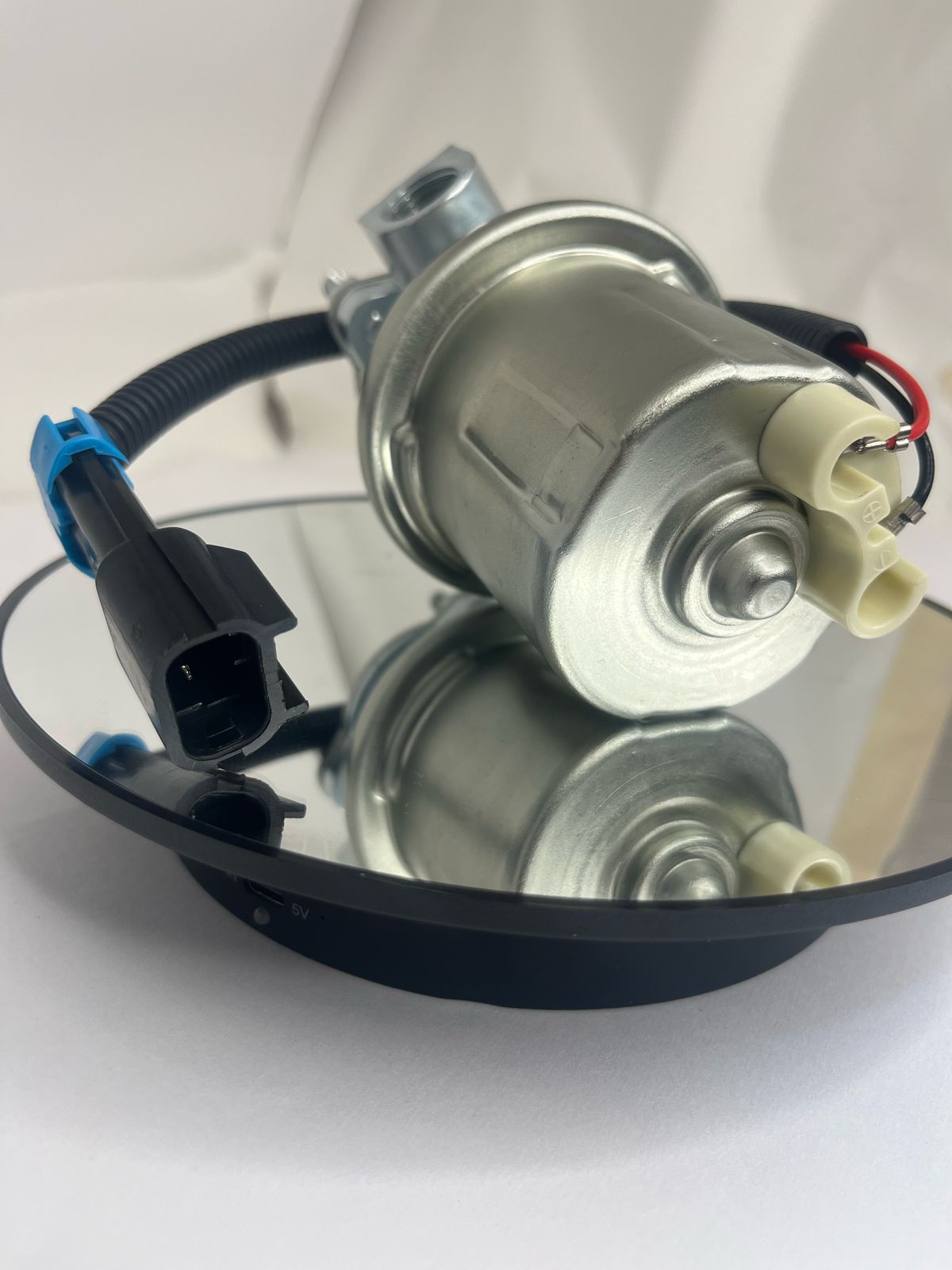 Z5137 - BOMBA ALIMENTADORA ELETRICA - COLHEITADEIRA - CASE: 84432306